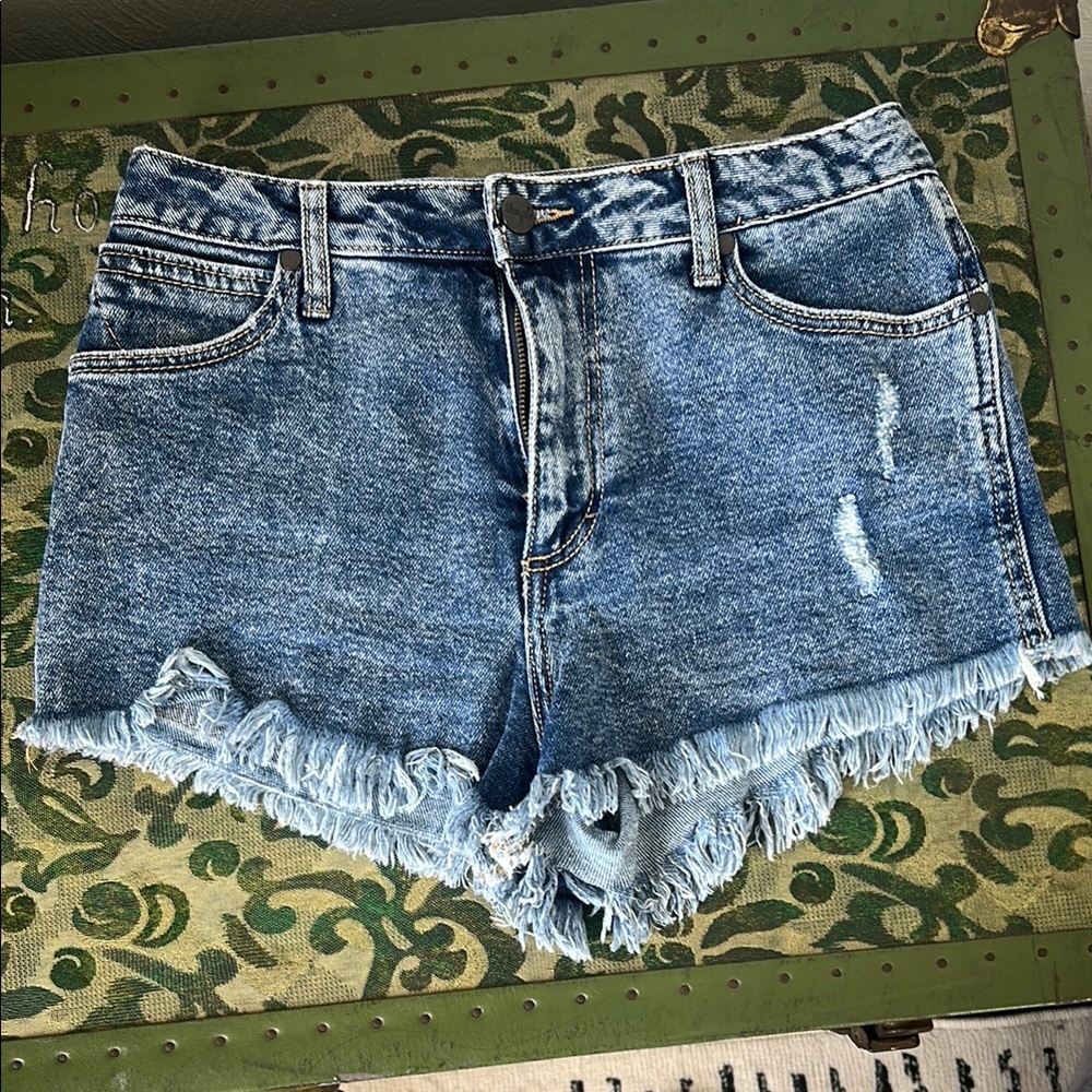 Wrangler Blue Jean Shorts Distressed Cut-Off Style